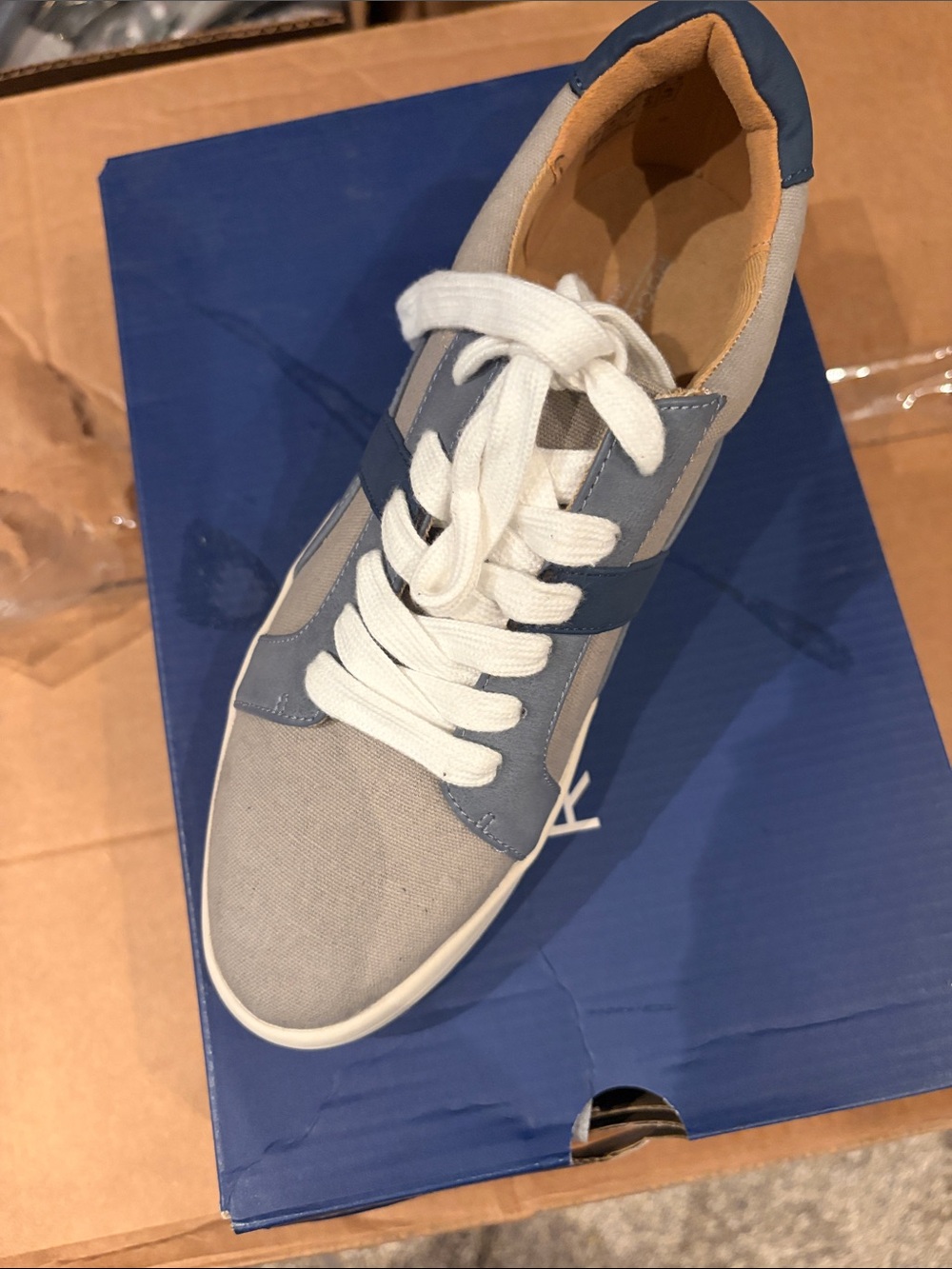 Women Casual Lace-Up Sneakers in Light Gray and Blue
